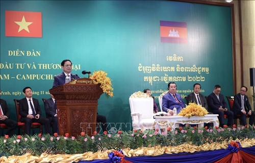 Thủ tướng Phạm Minh Chính cùng Thủ tướng Campuchia Hun Sen dự Diễn đàn xúc tiến đầu tư và thương mại Việt Nam – Campuchia